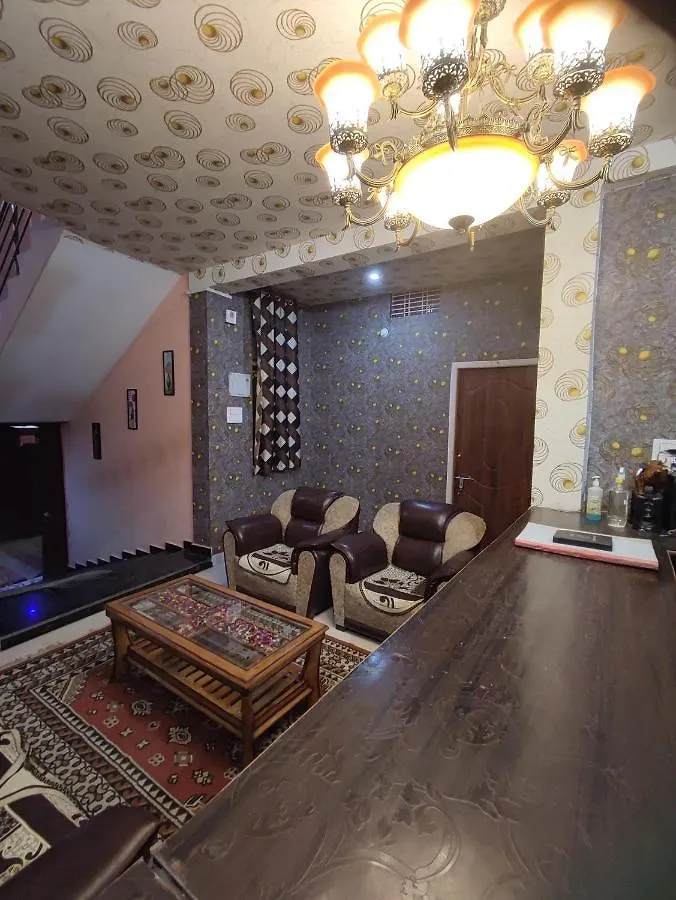 Kashi Nest Homestay فاراناسي 0*,